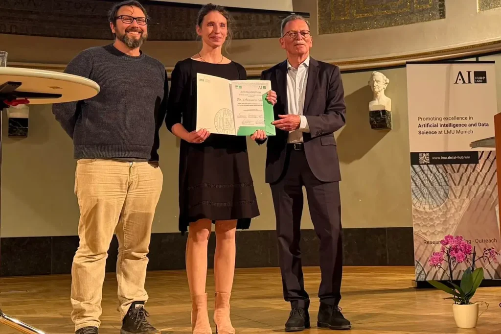 Prof. Höppe mit der Preisträgerin, Alexandra Fetsch